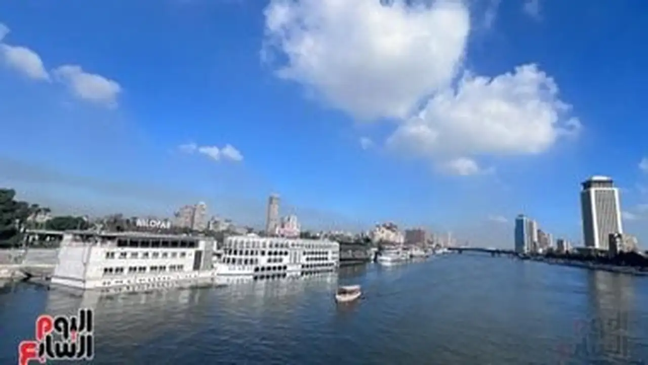 القاهرة تسجل 26 درجة وسط طقس مائل للحرارة ورياح وشبورة صباحية